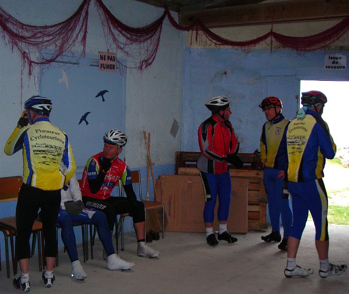 2010-05-09 04 Kerroch Attente depart.JPG